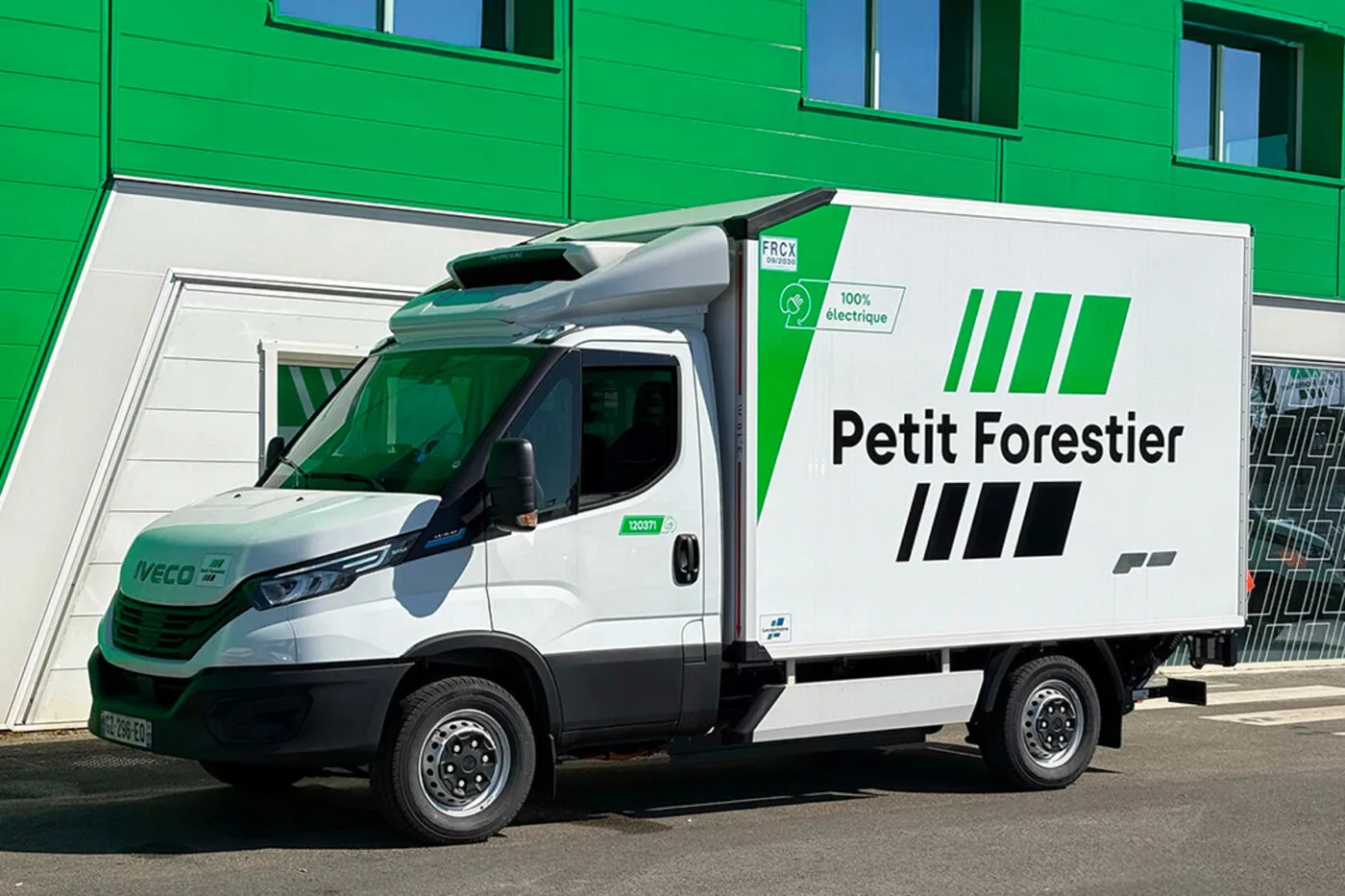 EIB-Kredit: Petit Forestier will 4.000 E-Fahrzeuge beschaffen -  electrive.net