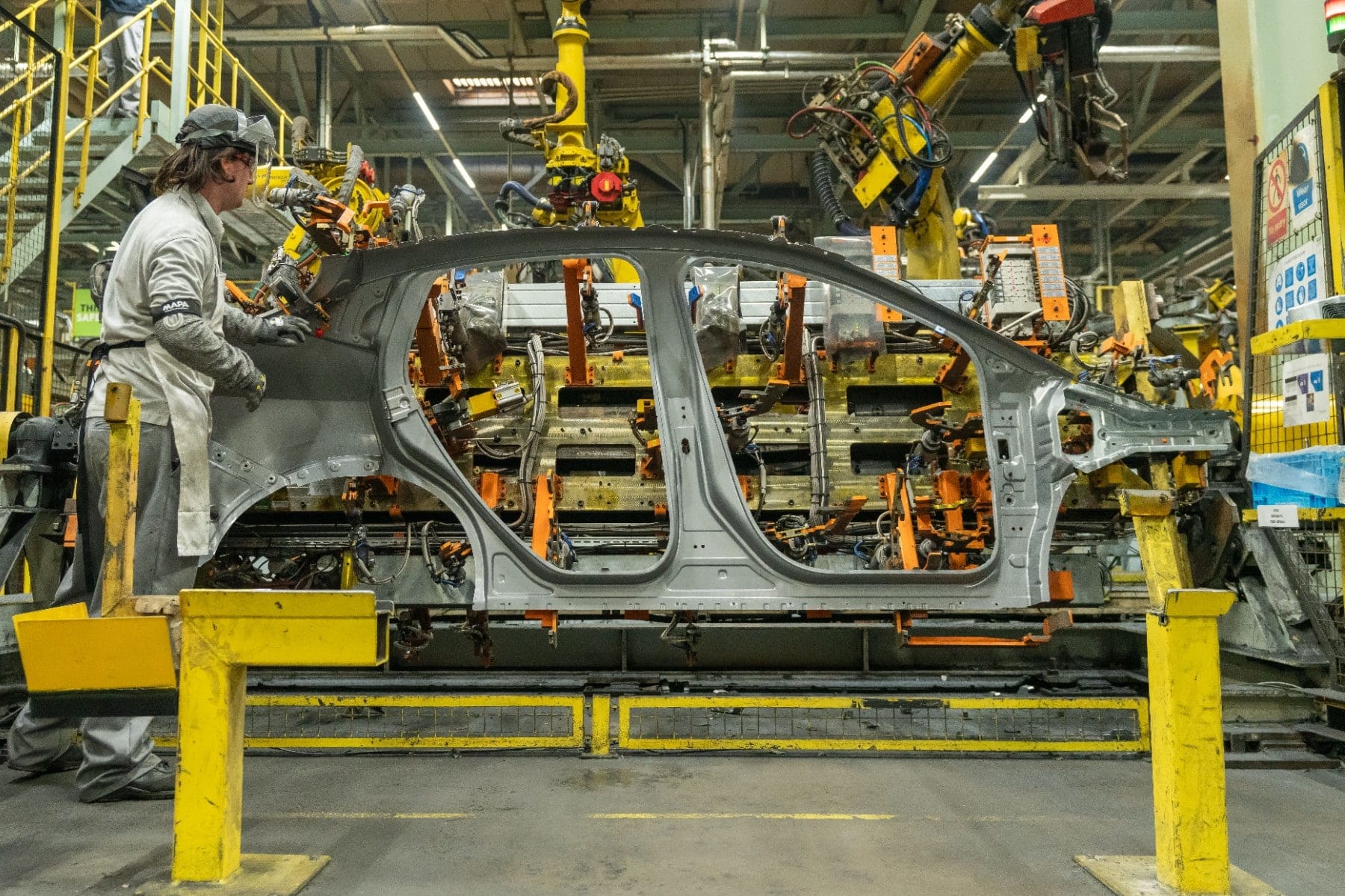 Autohersteller-fordern-Aufschub-f-r-E-Auto-Z-lle-zwischen-UK-und-EU