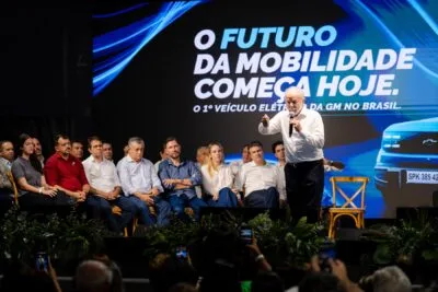 Produktions beginn chevrolet spark euv in brasilien mit praesident luiz inacio lula da silva