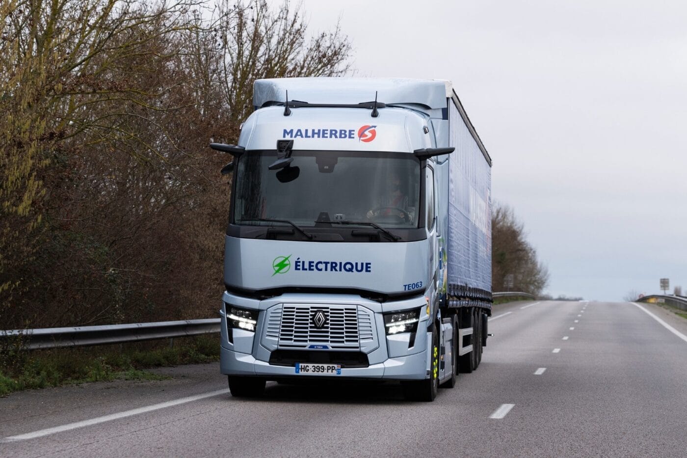 Renault trucks e tech t e lkw electric truck malherbe frankreich france min