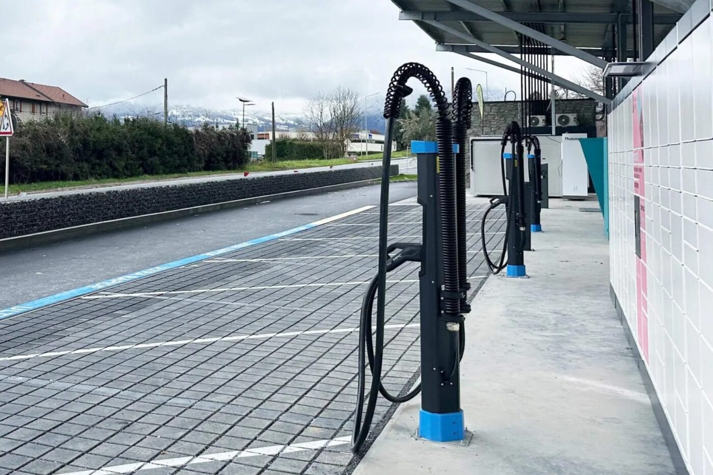 Sowatt solutions ladestation charging station kempower frankreich france
