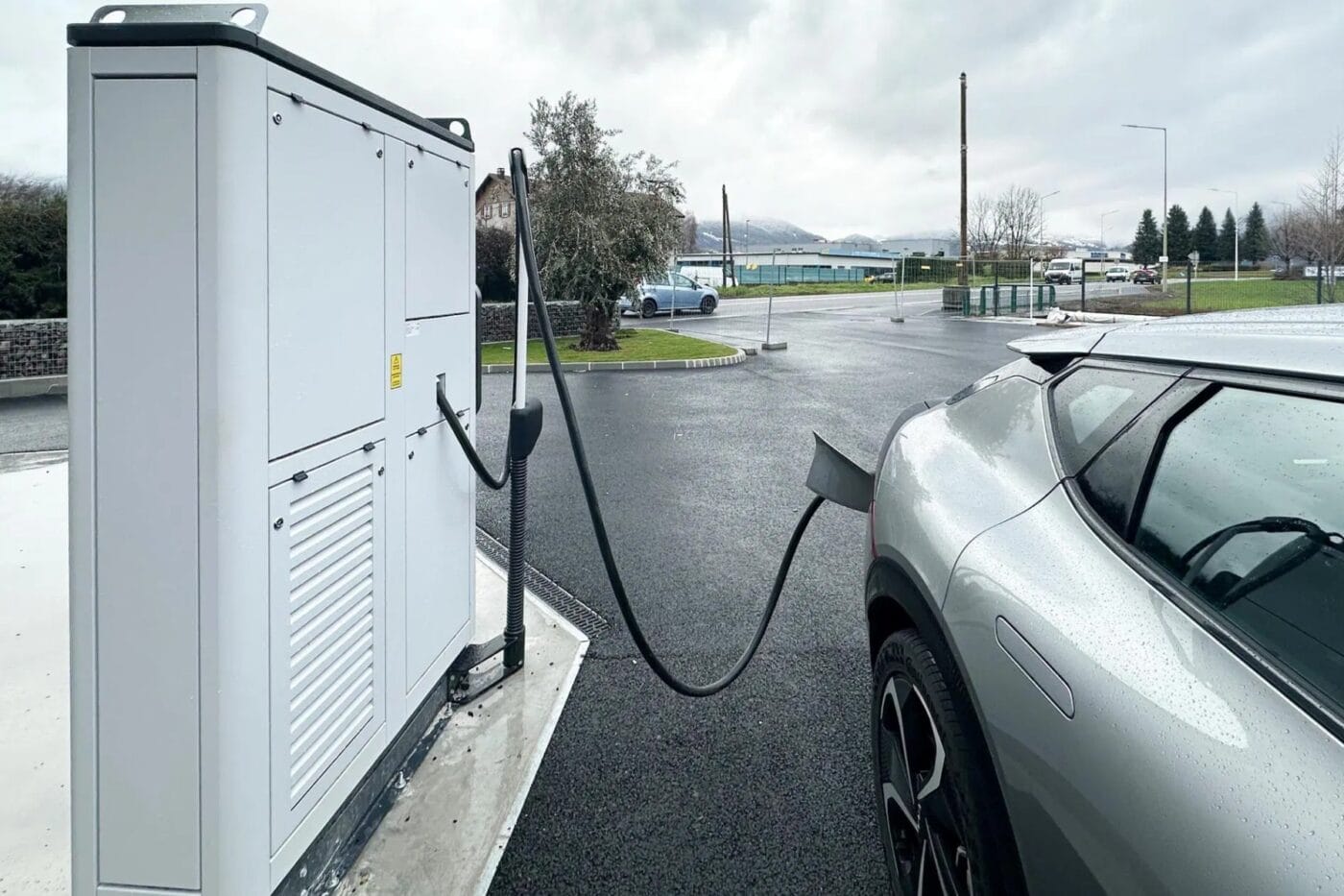 Sowatt solutions ladestation charging station kempower frankreich france