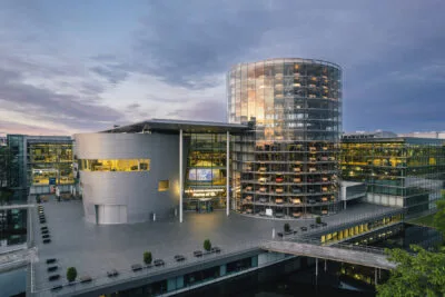 Volkswagen glaeserne manufaktur dresden