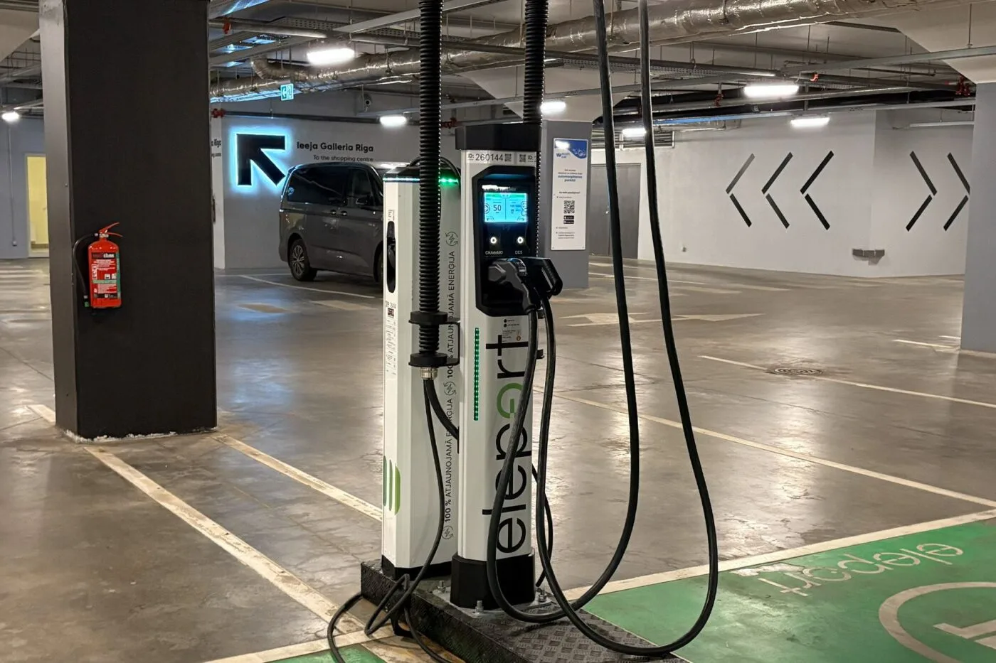 EIB untersttzt Eleport beim Aufbau von 250 neuen HPC-Ladeparks -  electrive.net