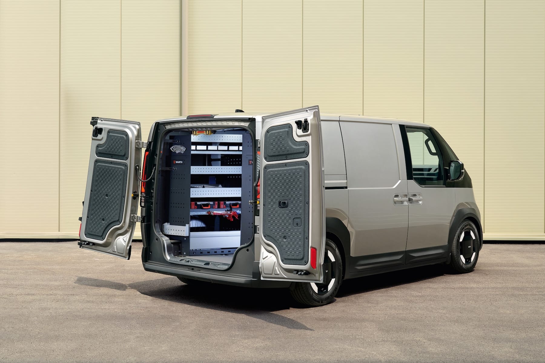 Kia-bringt-limitierte-Sonderedition-des-PV5-zum-W-rth-Jubil-um