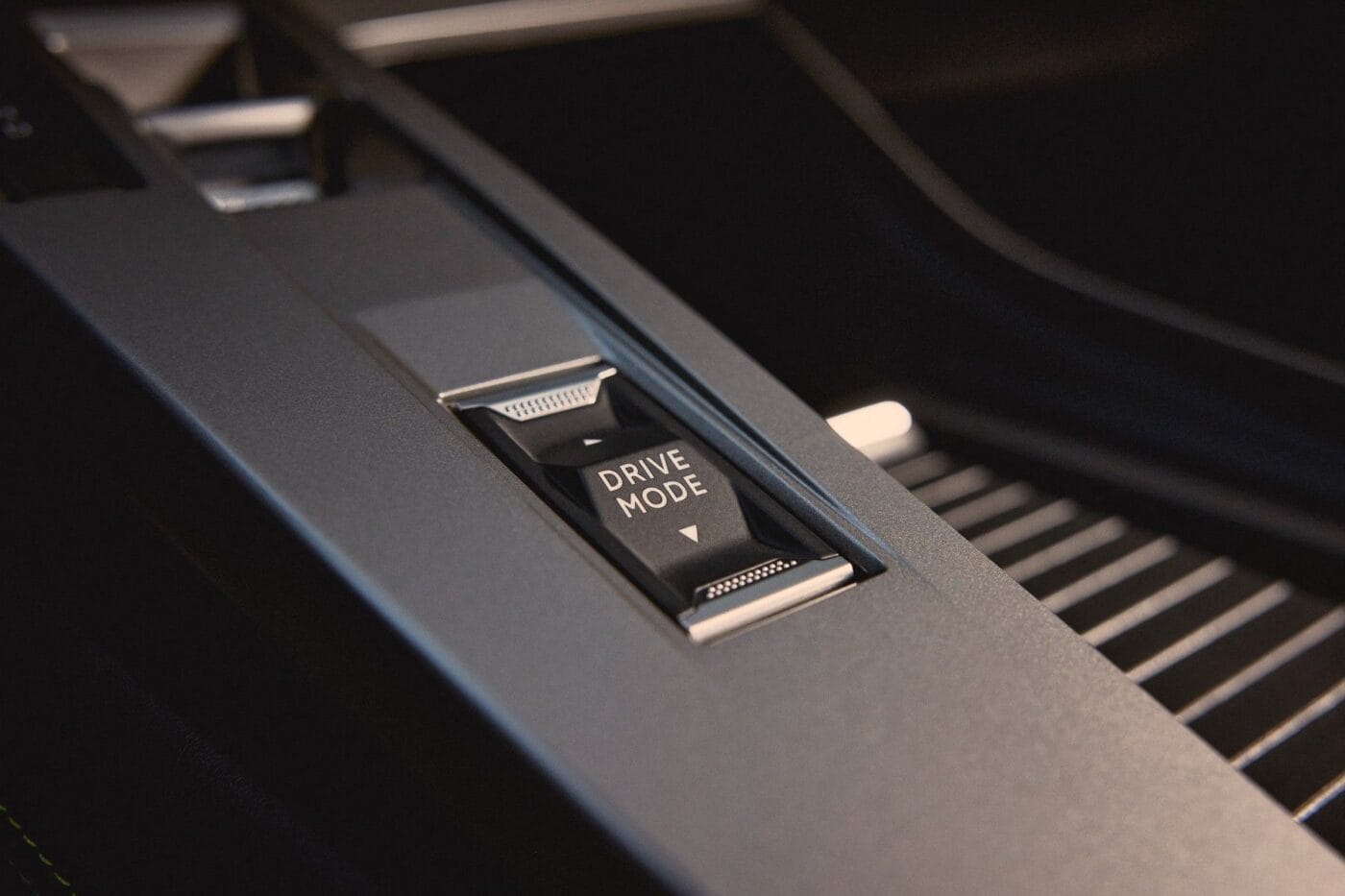 Peugeot e facelift min