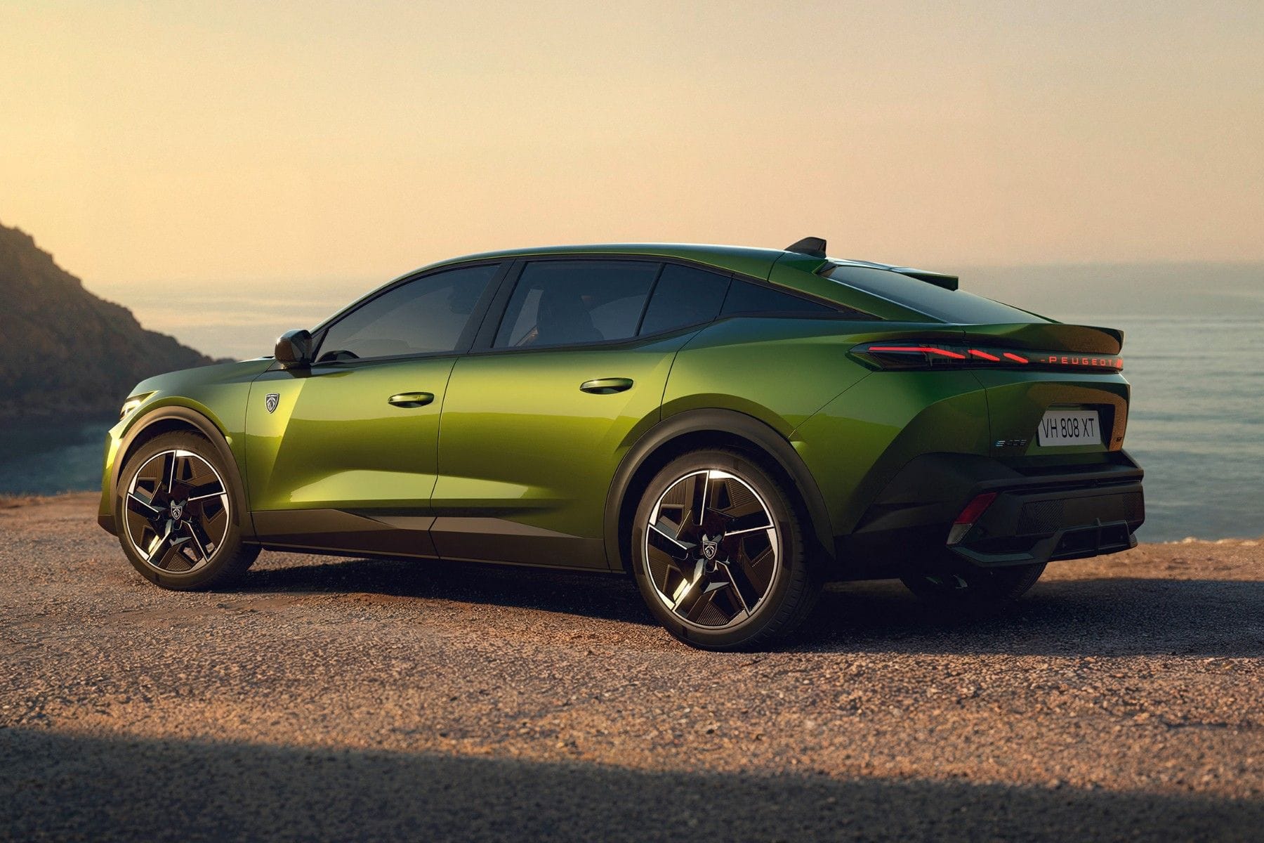 Facelift-Peugeot-E-408-beherrscht-jetzt-Batterie-Vorw-rmung-und-V2L