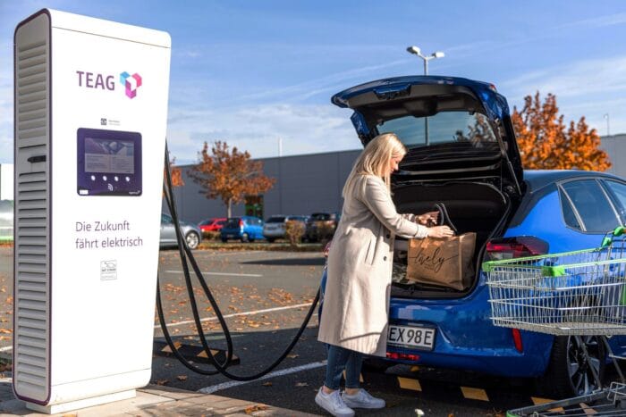 Teag ladestation charging station min