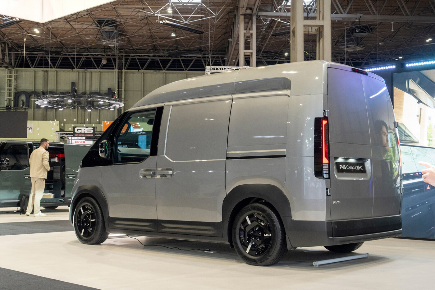 Kia pv5 cargo l2h2