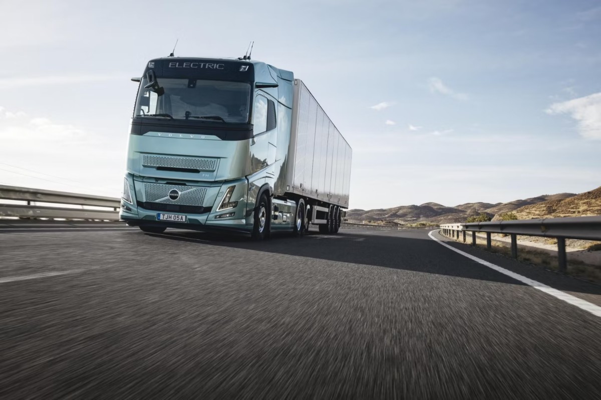 Volvo trucks fh aero electric