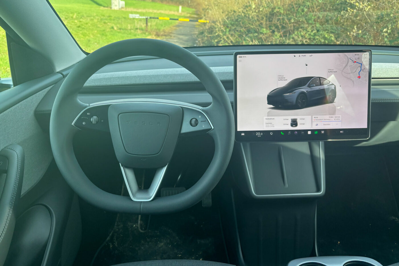 Tesla model y standard