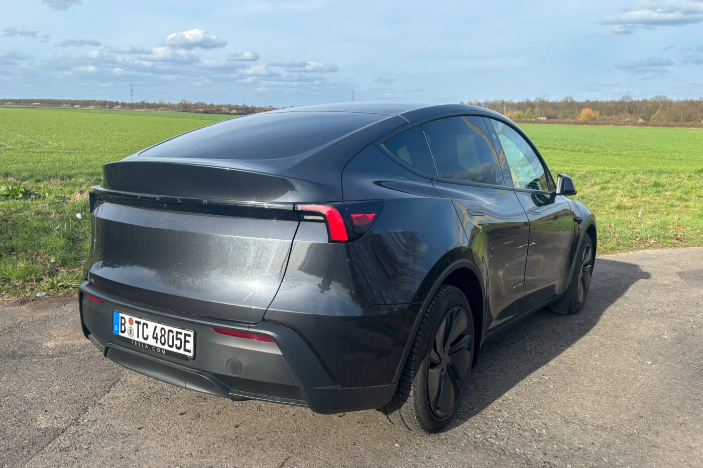 Tesla model y standard