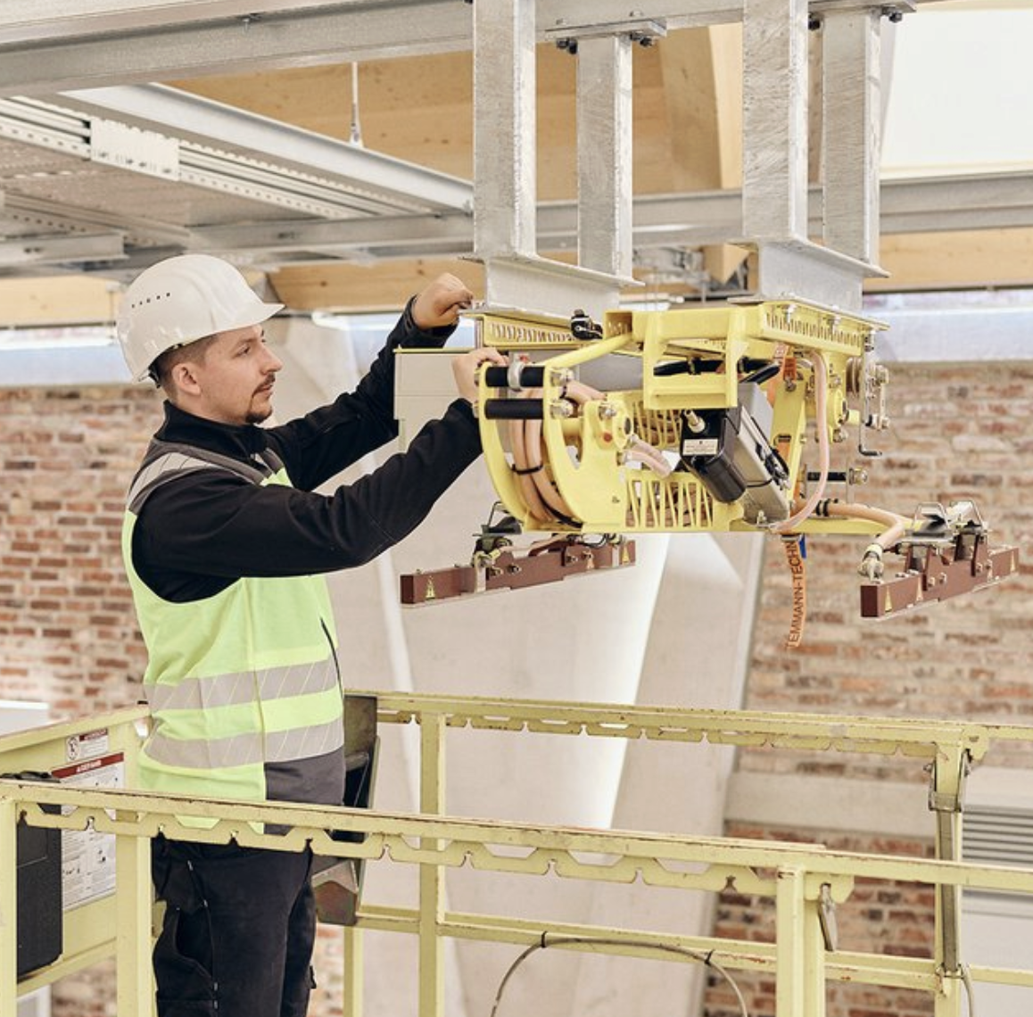 Daimler truck job bild