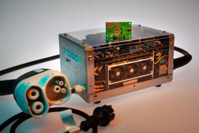 Fraunhofer iaf ambibox dc off board charger bidirektional demonstrator
