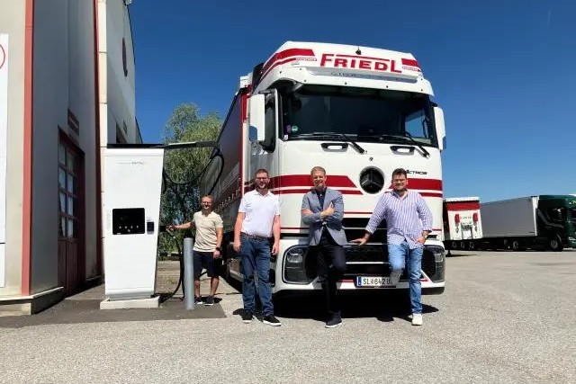 Friedl e lkw eactros ladestation smatrics depot club oesterreich