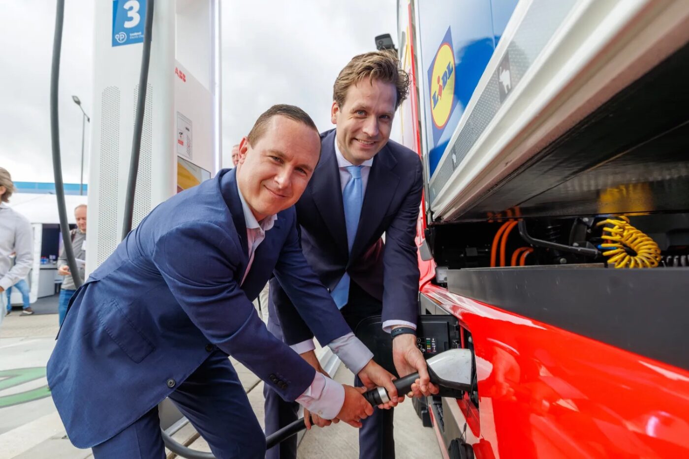 Lidl niederlande e lkw ladestecker