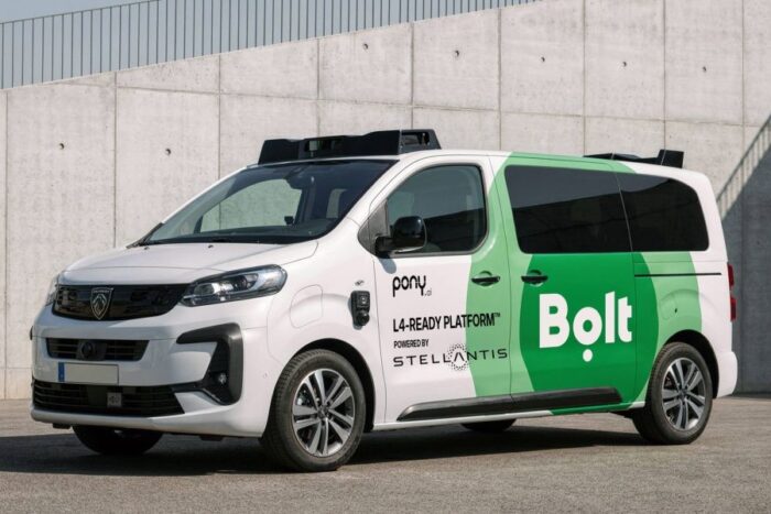 Stellantis bolt ponyai peugeot e traveller autonomes fahren