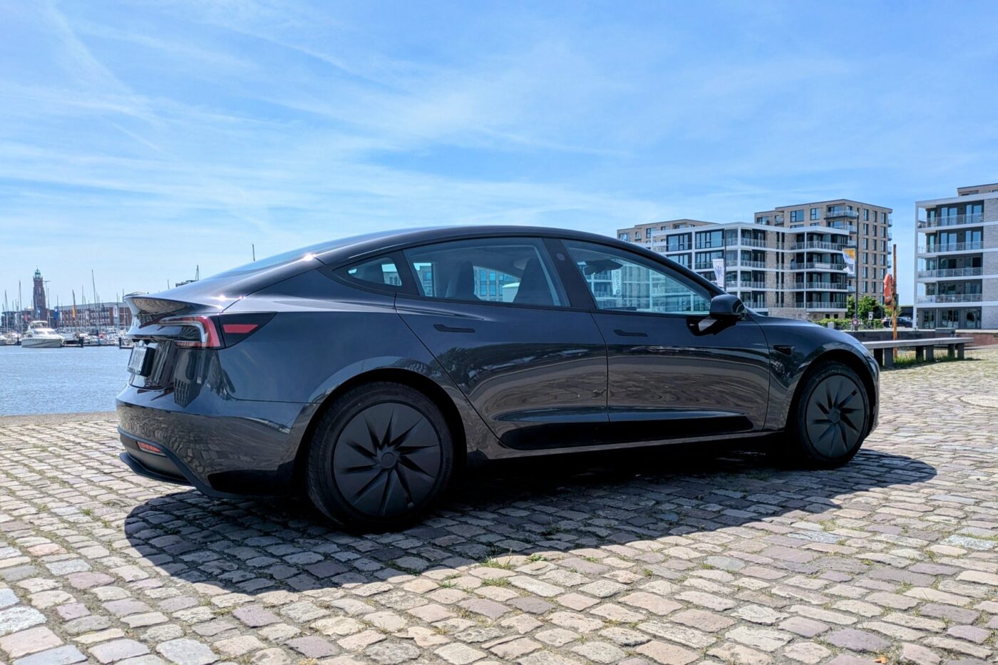 Tesla model fahrbericht christoph m schwarzer