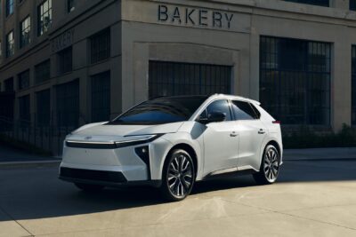 Toyota bz usa modelljahr