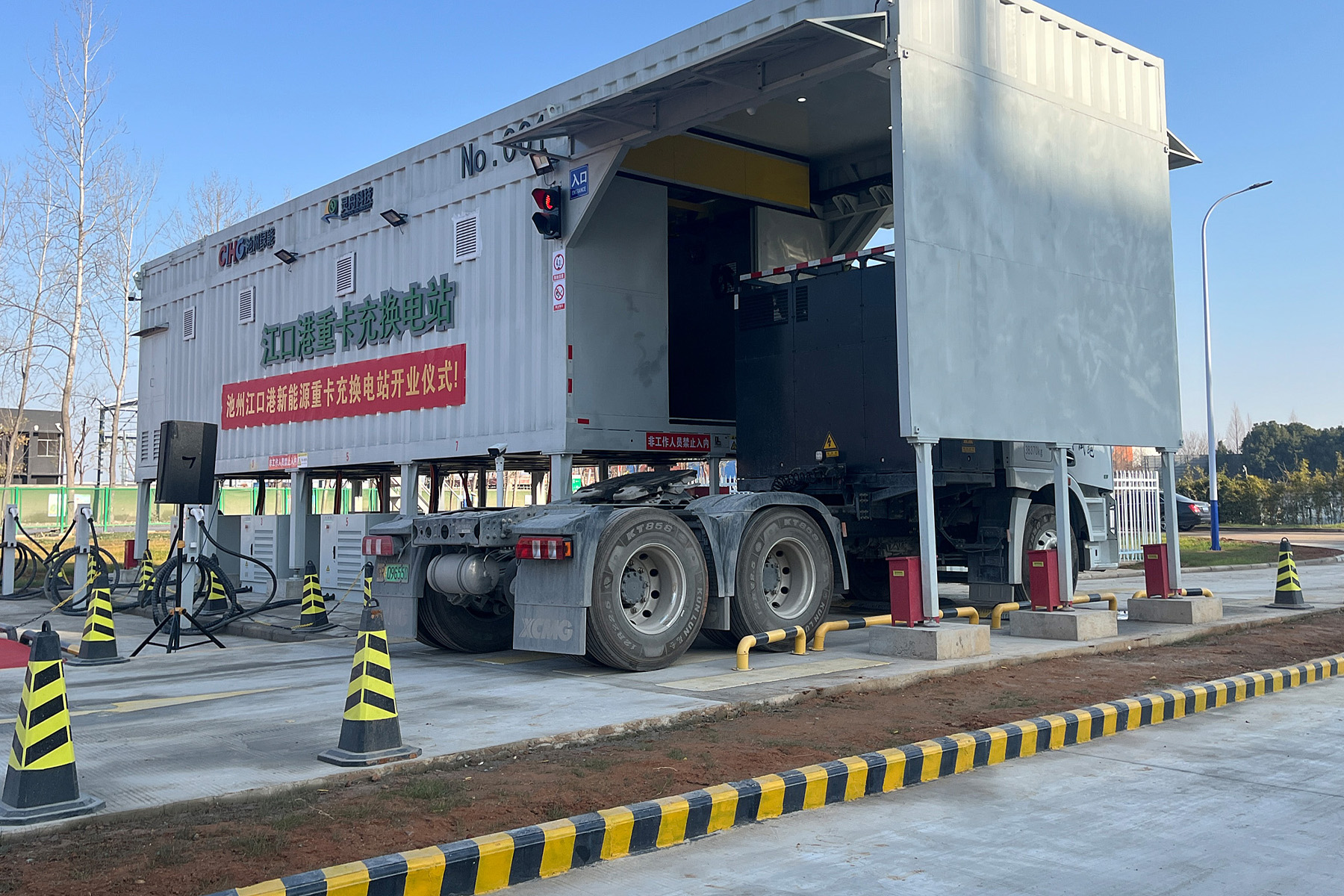 Vorbild-f-r-Europa-Wie-der-Akku-Tausch-f-r-E-Lkw-in-China-aufkeimt